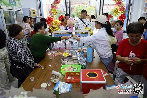 手工酸奶店受热捧 开业当天收到百余个订单 图